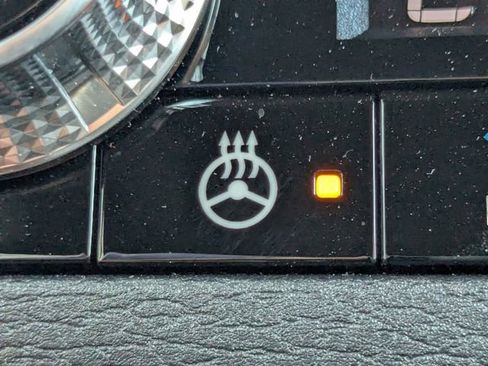 Used 2025 Mitsubishi Outlander SEL image 33