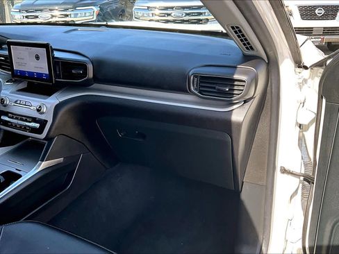 Used 2023 Ford Explorer XLT w/ Equipment Group 202A RWD image 19