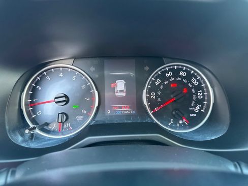 Used 2021 Toyota RAV4 XLE AWD/4WD image 22
