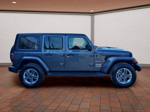 Used 2021 Jeep Wrangler Unlimited Sahara AWD/4WD image 4
