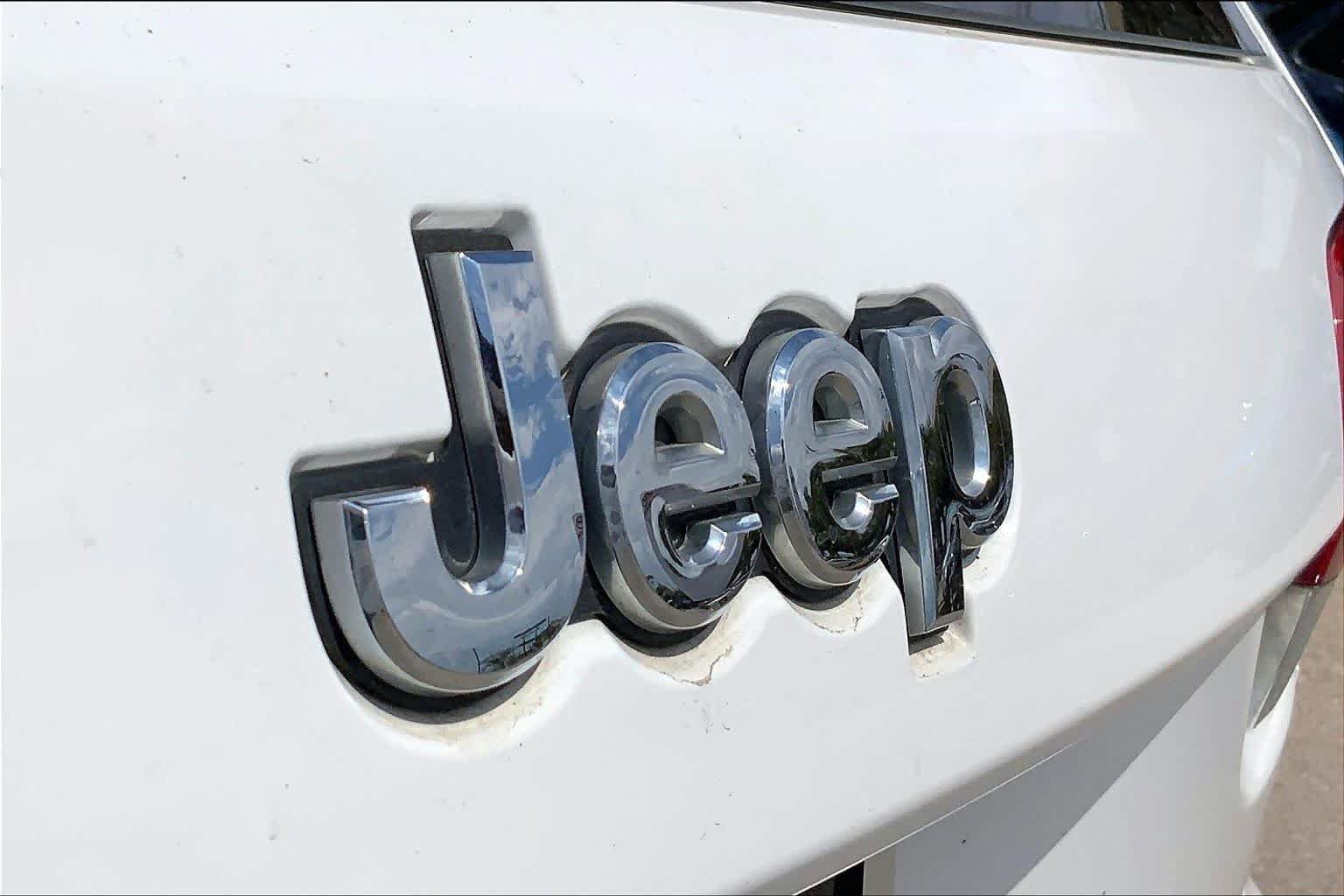 Used 2017 Jeep Grand Cherokee Limited AWD/4WD image 31