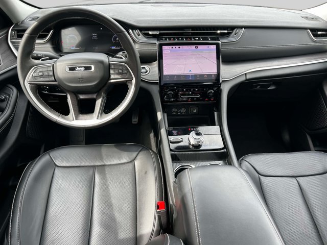 Used 2023 Jeep Grand Cherokee Limited w/ Luxury Tech Group II AWD/4WD image 13