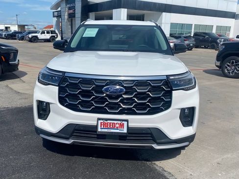 Used 2025 Ford Explorer Platinum w/ Ultimate Package AWD/4WD image 8