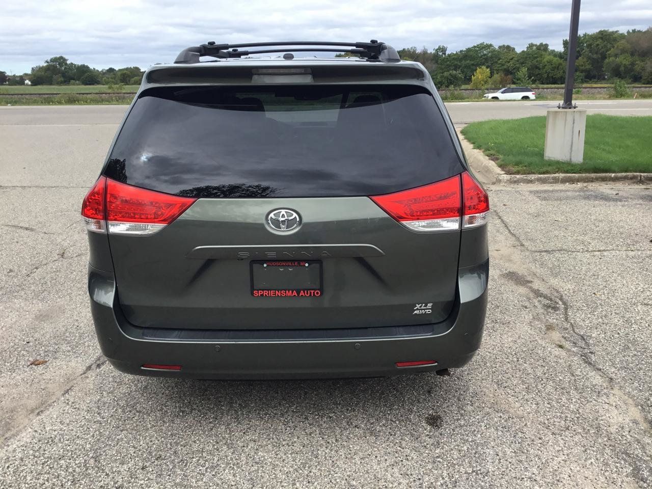 Used 2013 Toyota Sienna XLE w/ Entertainment Pkg AWD/4WD image 7