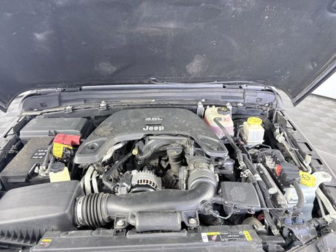 Used 2021 Jeep Gladiator Sport AWD/4WD image 8