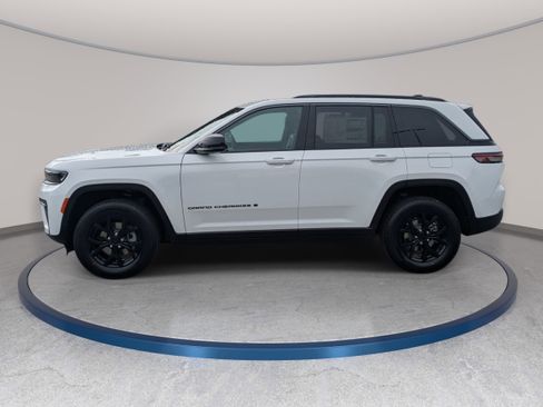 New 2026 Jeep Grand Cherokee Altitude AWD/4WD image 8