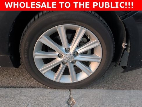 Used 2012 Toyota Camry XLE w/ Leather Pkg image 10