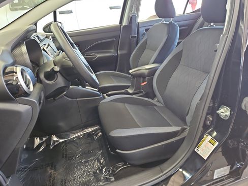 Used 2025 Nissan Versa SV FWD image 14