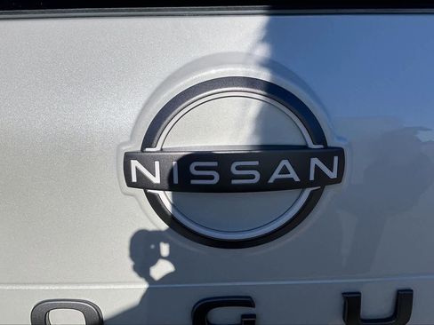 New 2026 Nissan Rogue Platinum image 8