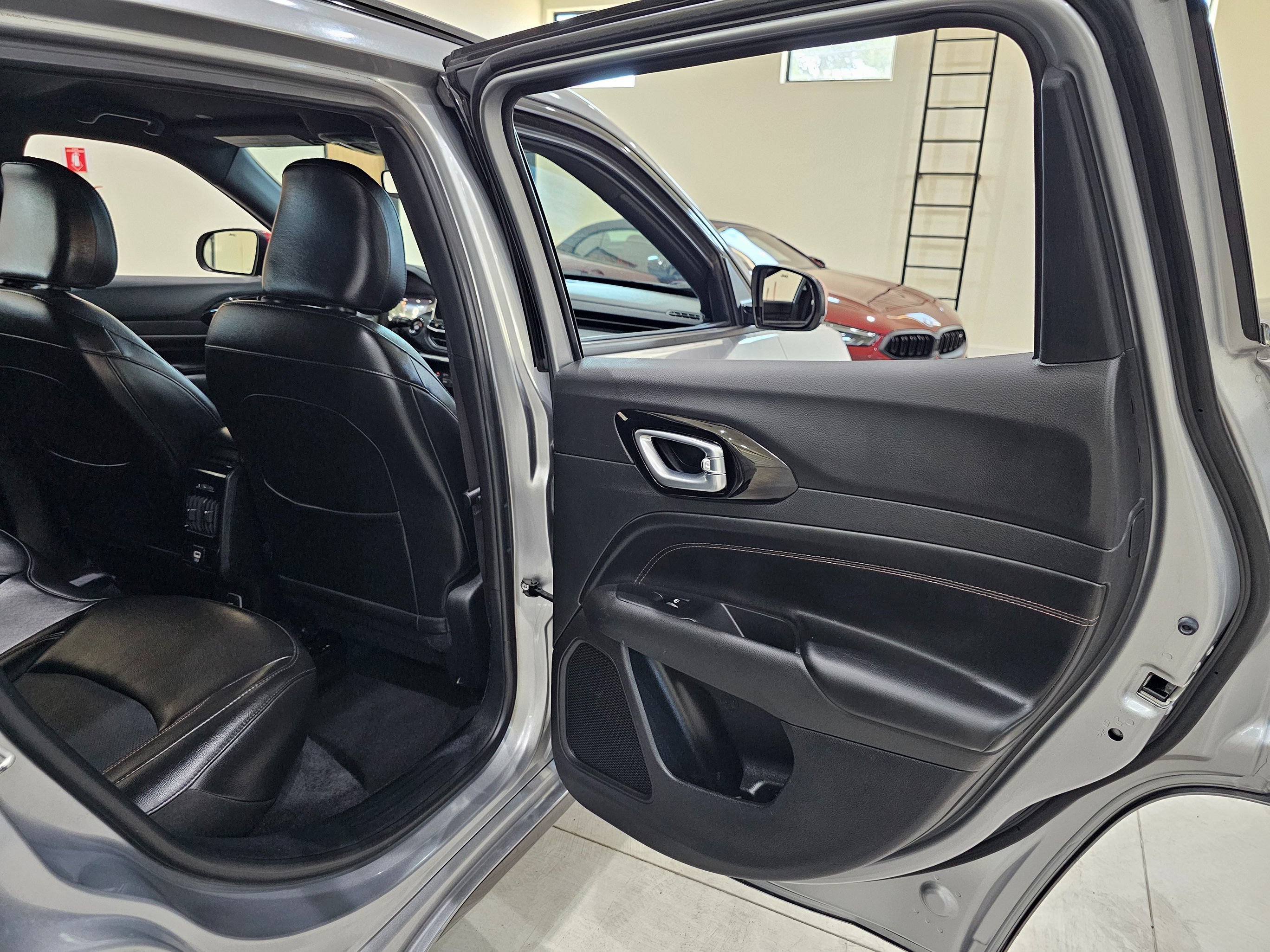 Used 2023 Jeep Compass Limited AWD/4WD image 30