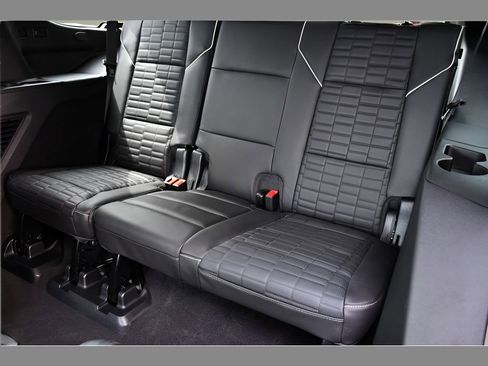 Certified 2023 Cadillac Escalade Premium Luxury Platinum AWD/4WD image 18