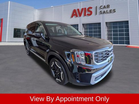 Used 2025 Kia Telluride S FWD image 3