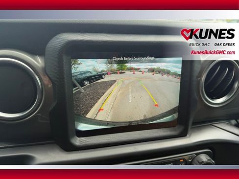 Used 2021 Jeep Wrangler Unlimited Sahara w/ Uconnect 4C Nav & Sound Group AWD/4WD image 22