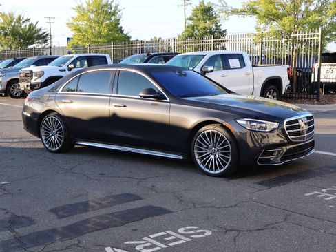 Used 2023 Mercedes-Benz S 500 4MATIC image 13