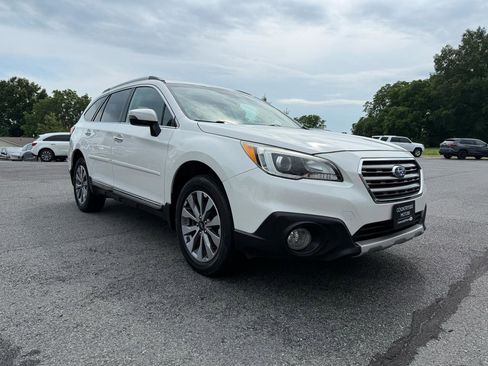Used 2017 Subaru Outback 3.6R Touring w/ Popular Package #5A AWD/4WD image 8