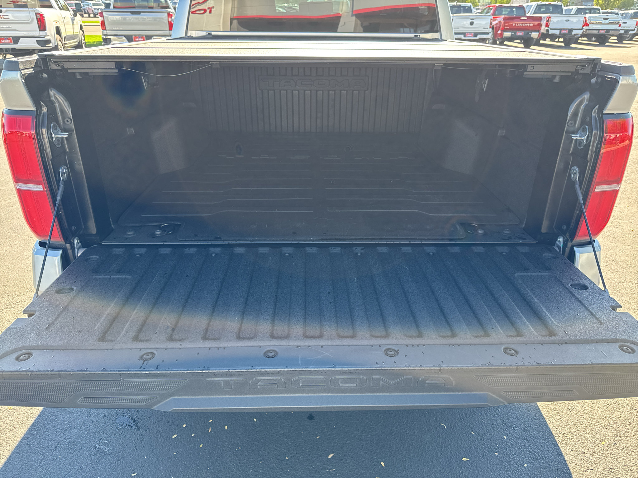 Certified 2026 Toyota Tacoma SR5 AWD/4WD image 9