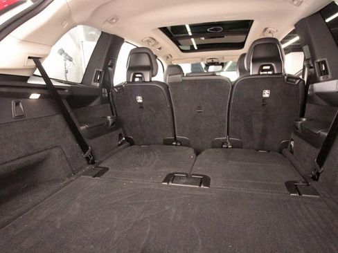 Certified 2022 Volvo XC90 T6 Momentum w/ Protection Package image 19