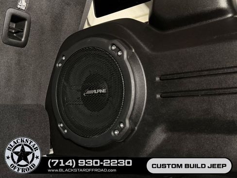 Used 2024 Jeep Wrangler Unlimited Rubicon 4xe AWD/4WD image 38
