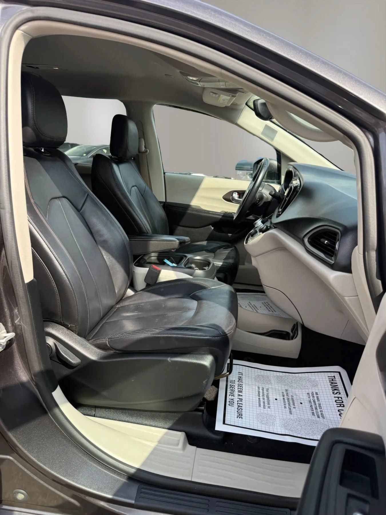 Used 2017 Chrysler Pacifica Touring-L FWD image 22