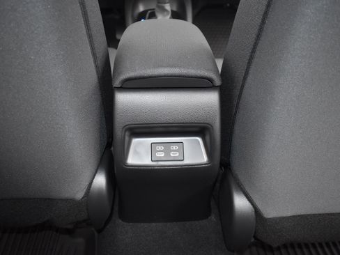 Used 2025 Toyota Corolla LE image 20