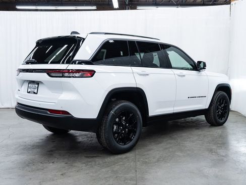 New 2026 Jeep Grand Cherokee 4WD image 6