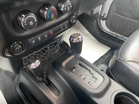 Used 2018 Jeep Wrangler Unlimited Sport AWD/4WD image 22