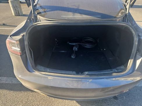 Used 2018 Tesla Model 3 Long Range RWD image 8