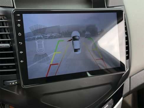 Used 2014 Chevrolet Cruze LS image 17