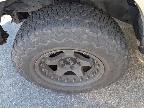 Used 2014 Toyota 4Runner SR5 AWD/4WD image 9