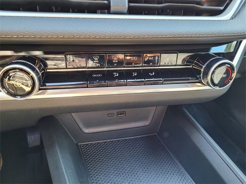 New 2026 Chevrolet Equinox LT image 10