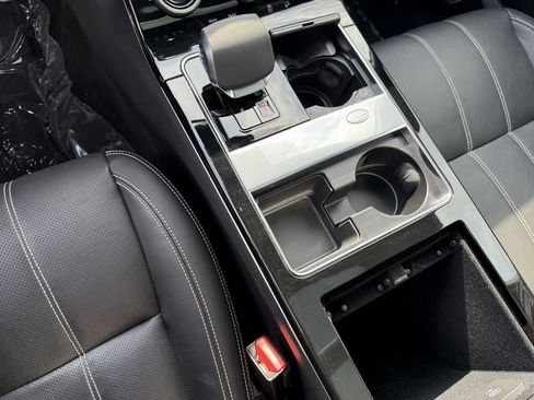 Used 2023 Land Rover Range Rover Velar R-Dynamic S image 28