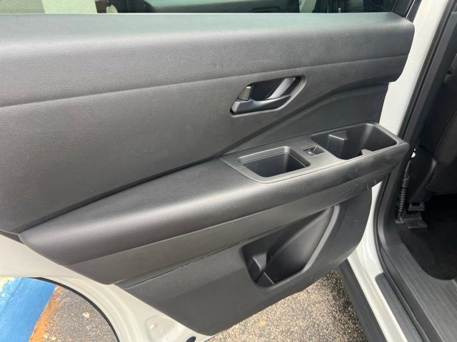 Used 2024 Nissan Pathfinder SV FWD image 23