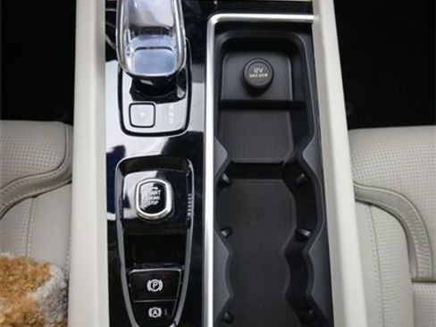 New 2026 Volvo XC60 B5 Ultra w/ Protection Package Premier image 11