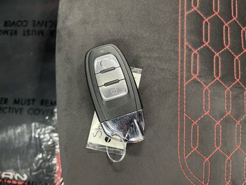 Used 2020 Lamborghini Huracan EVO image 40