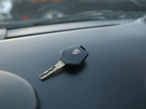 Used 2004 Porsche 911 Carrera 4 image 9