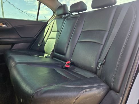 Used 2015 Honda Accord Touring image 12