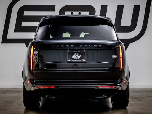 Used 2023 Land Rover Range Rover Long Wheelbase SE AWD/4WD image 11