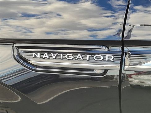 Used 2022 Lincoln Navigator L Reserve image 25