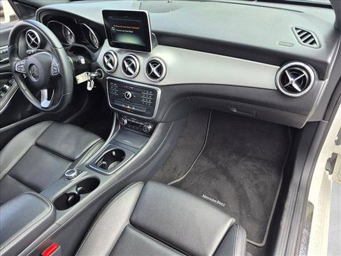 Used 2016 Mercedes-Benz CLA 250 4MATIC image 17