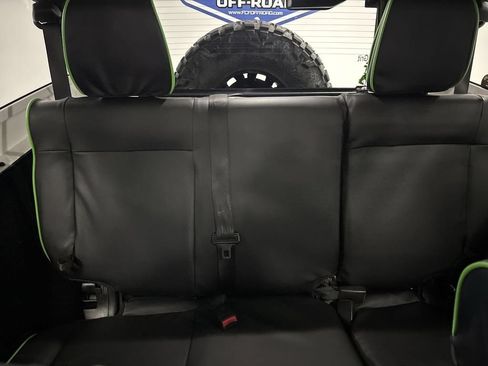 Used 2012 Jeep Wrangler Unlimited Rubicon AWD/4WD image 21