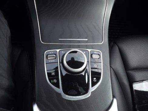 Used 2019 Mercedes-Benz GLC 300 4MATIC image 24