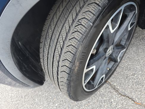 Used 2020 Mercedes-Benz GLA 250 4MATIC w/ Premium Package image 32