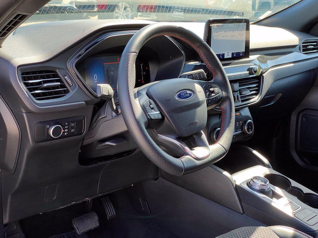 Used 2025 Ford Escape ST-Line FWD image 9