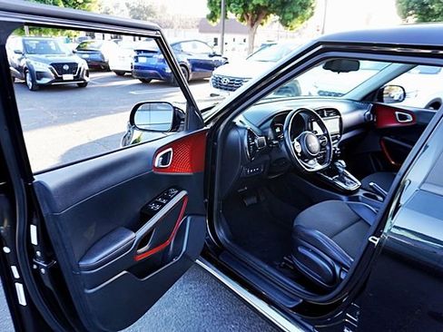 Used 2023 Kia Soul GT-Line image 36
