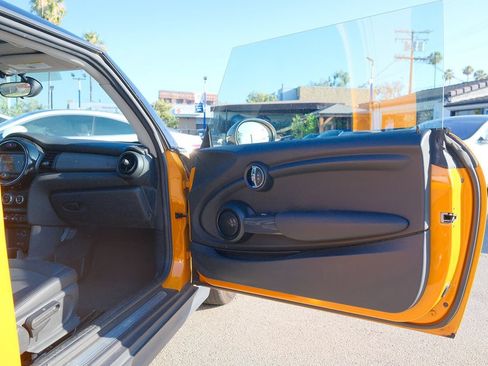 Used 2015 MINI Cooper 2-Door Hardtop FWD image 26