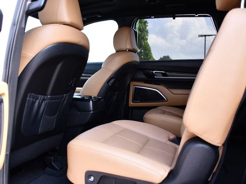 Used 2022 Kia Telluride SX FWD image 17