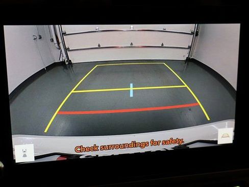 Used 2025 Toyota Camry SE image 27