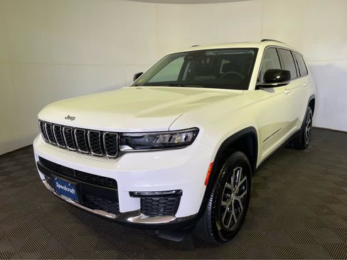 Used 2023 Jeep Grand Cherokee L Limited w/ Luxury Tech Group II AWD/4WD image 3