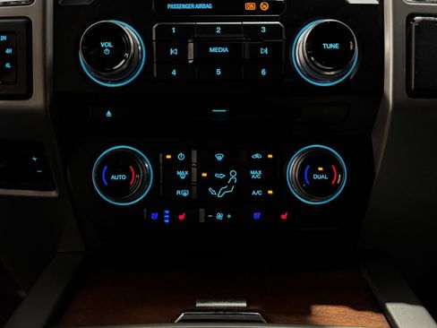 Used 2017 Ford F250 King Ranch w/ King Ranch Ultimate Package AWD/4WD image 10
