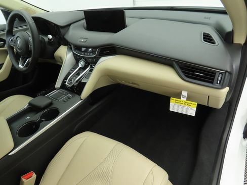 Used 2025 Acura TLX w/ Technology Package image 17